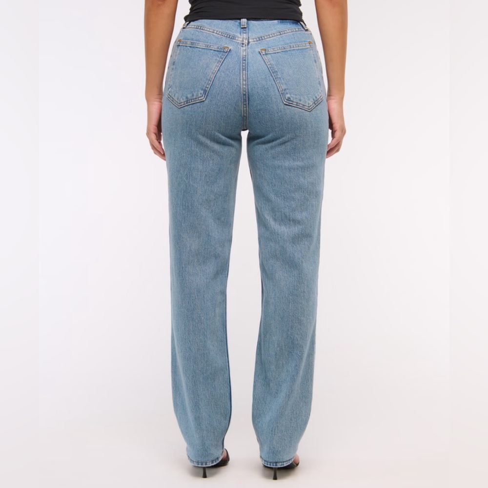 NWT Abercrombie 90s Straight Curve Love Jeans, Light wash